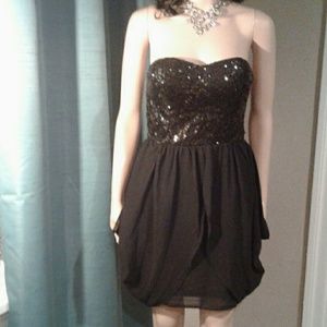 Sweetheart neckline sequin and chiffon LBD